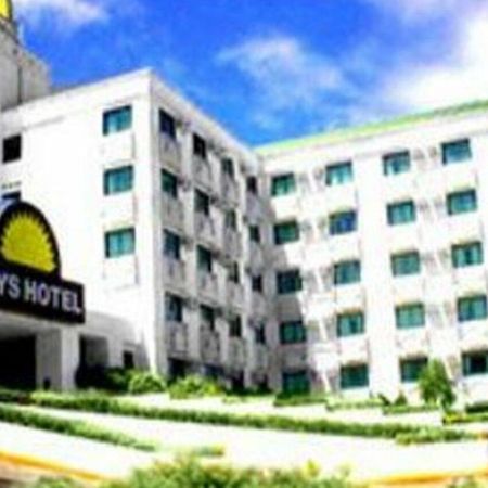Days Hotel Mactan Cebu Lapu-Lapu City Esterno foto
