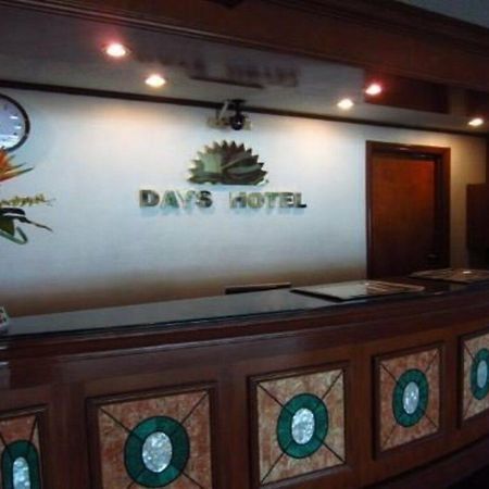Days Hotel Mactan Cebu Lapu-Lapu City Esterno foto
